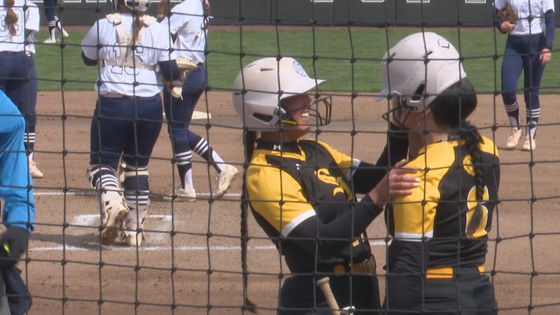 CSI softball sweeps Snow College in doubleheader