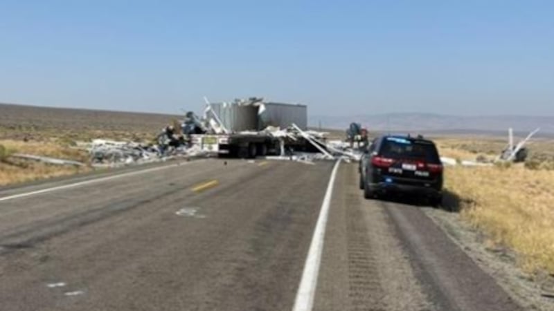Deadly crash on US 93 closes all lanes