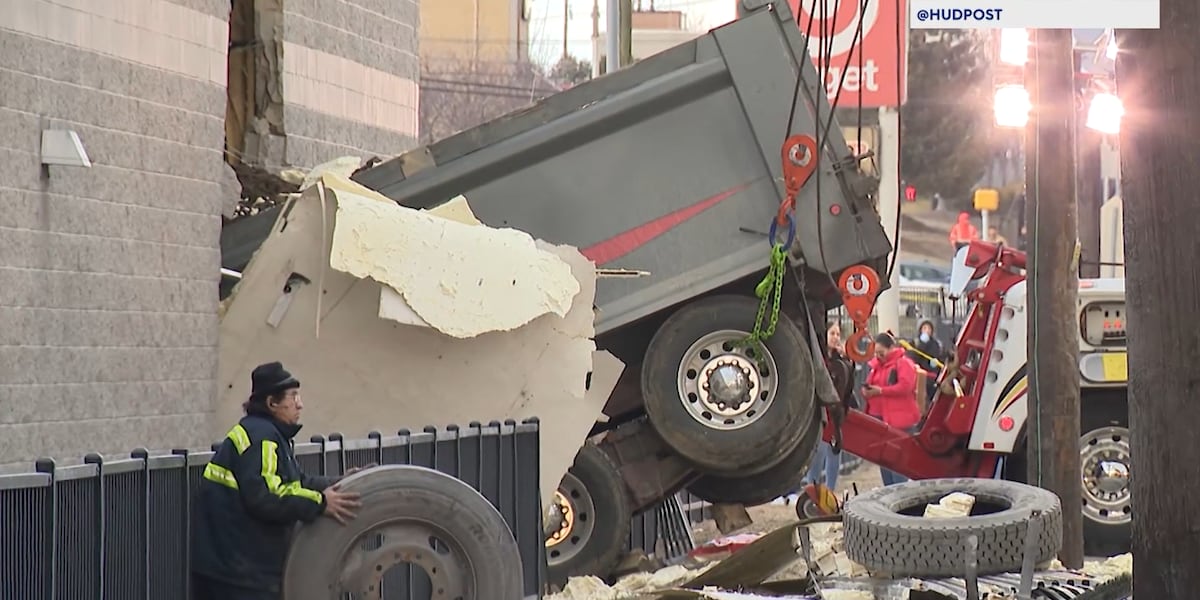 Target Crash 6 injured after dump truck crashes into Target store